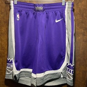 Sacramento Kings Nike Basketball Shorts Mens size 42